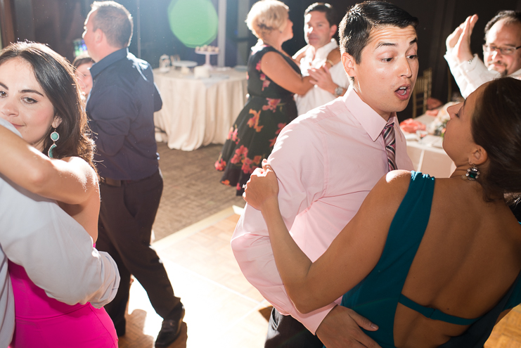 53 limelife photography dancefloor fun wedding