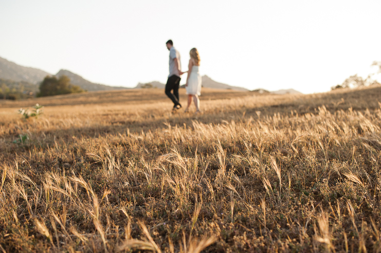 12 engagement session in a field Limelife Photography_012